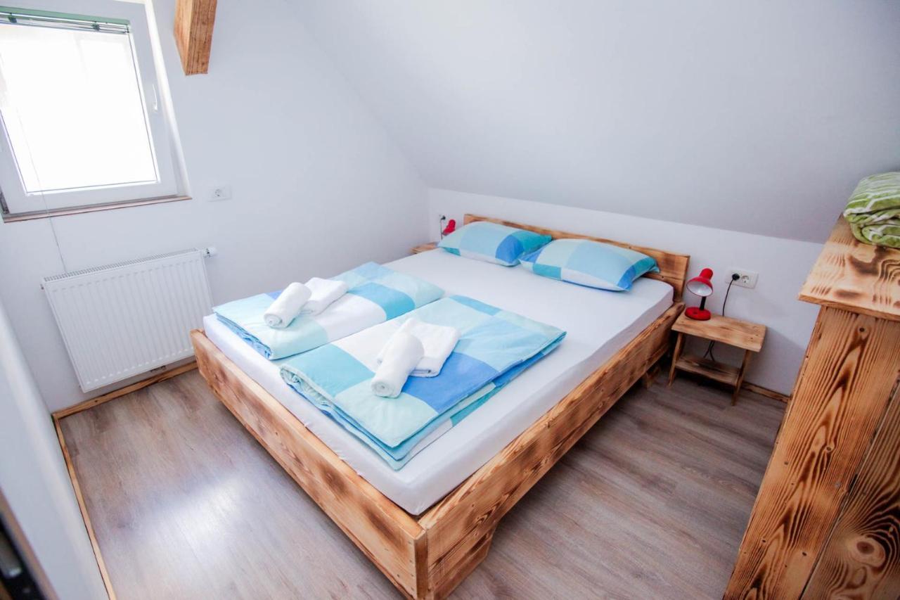 Apartmaji Pri Kozmavo - Little House Bohinj Bagian luar foto